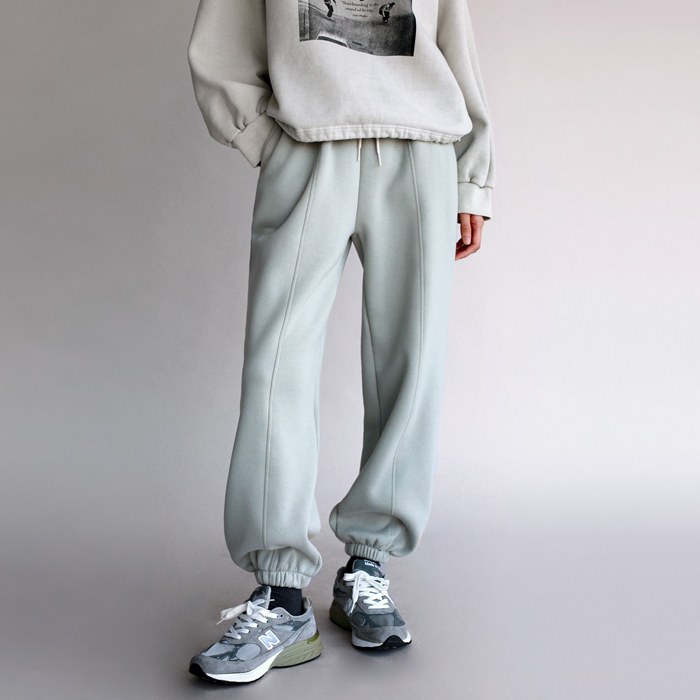 Front slit napping jogger pants