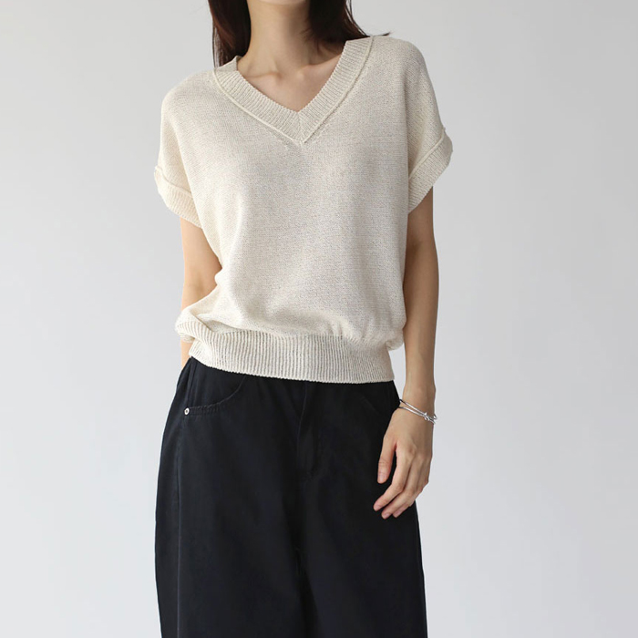 Eddie V-neck knit top