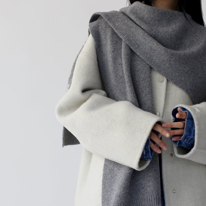 High-quality knit shawl