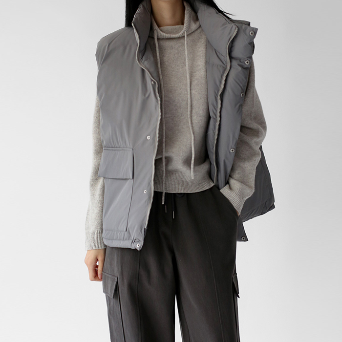 Reversible duck down pocket vest