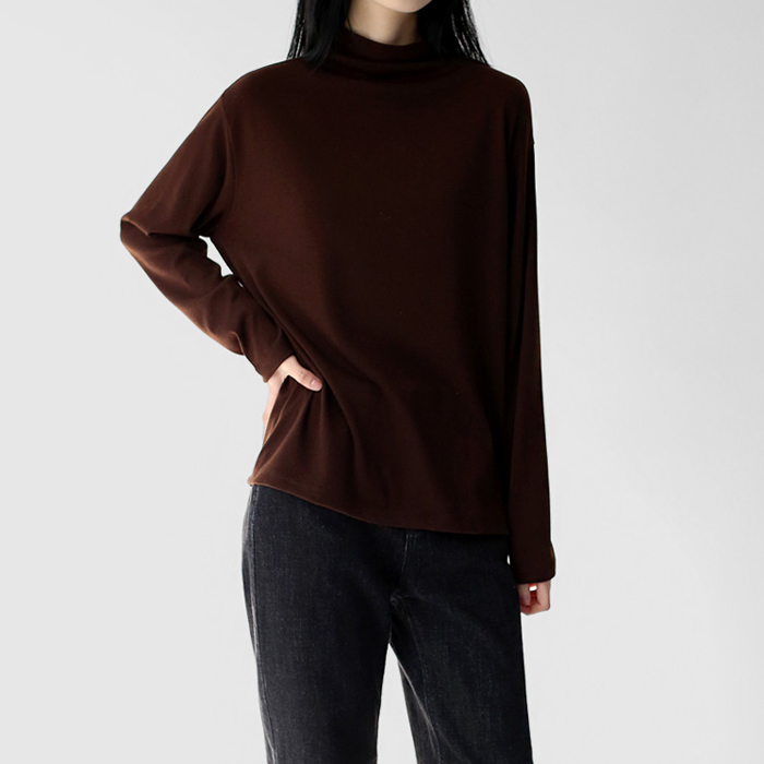 Loose fit half fleece turtleneck