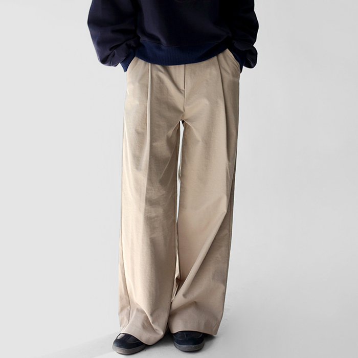 High-density pin-tuck pants